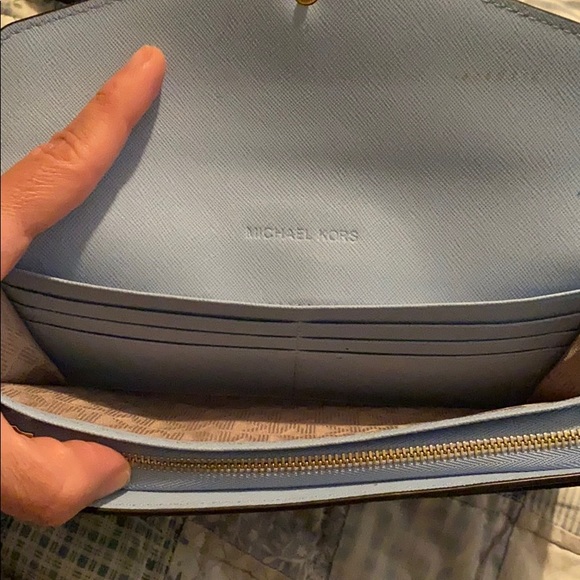 Michael Kors monogram blue wallet - Picture 5 of 7